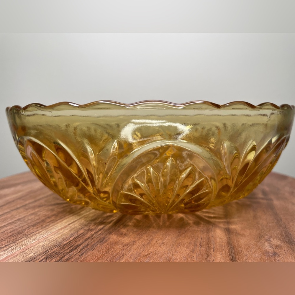 Anchor Hocking Medallion Star & Cameo Serving Bowl Fruit Or Salad